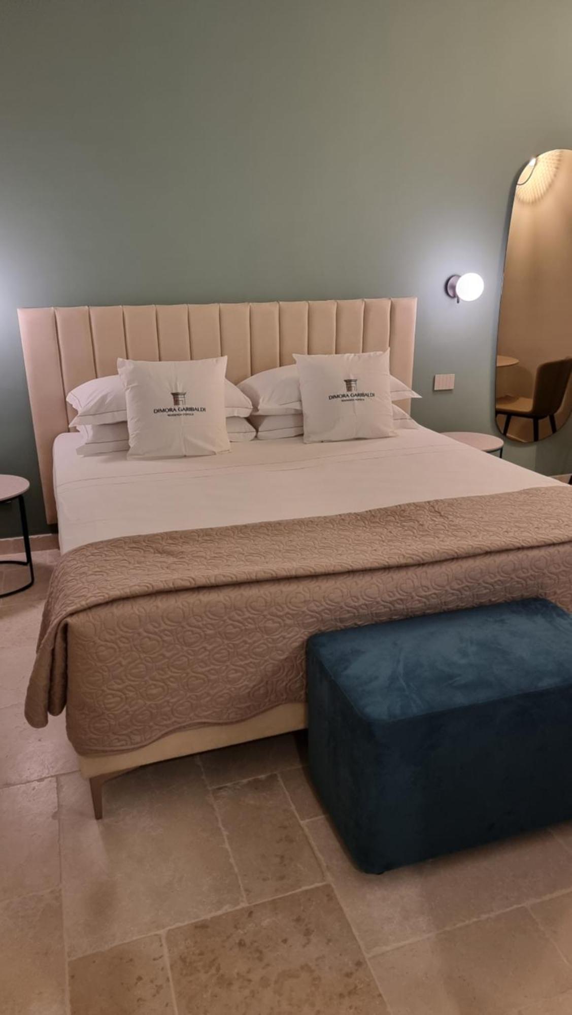 Suites Dimora Garibaldi Пешичи Екстериор снимка