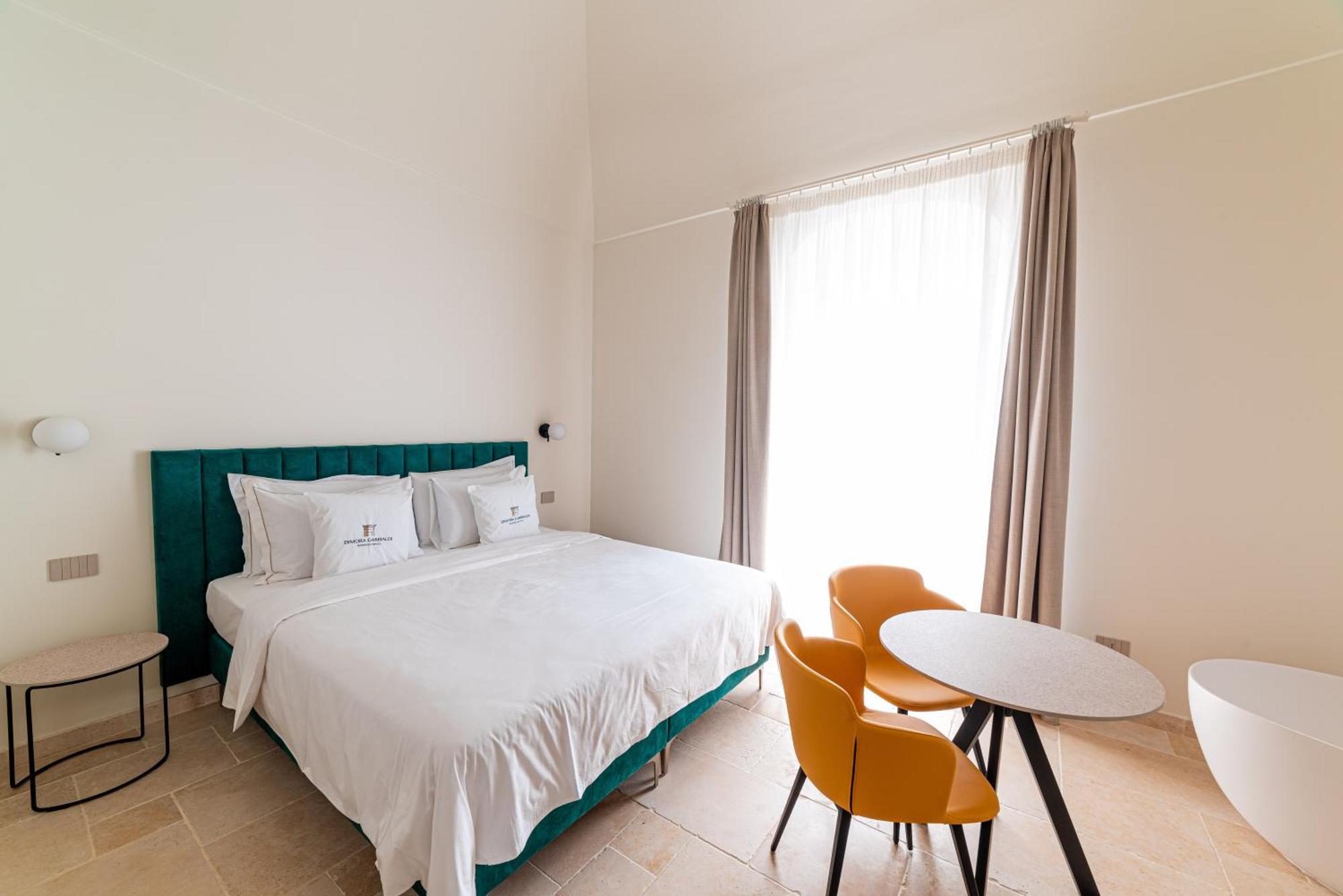 Suites Dimora Garibaldi Пешичи Екстериор снимка