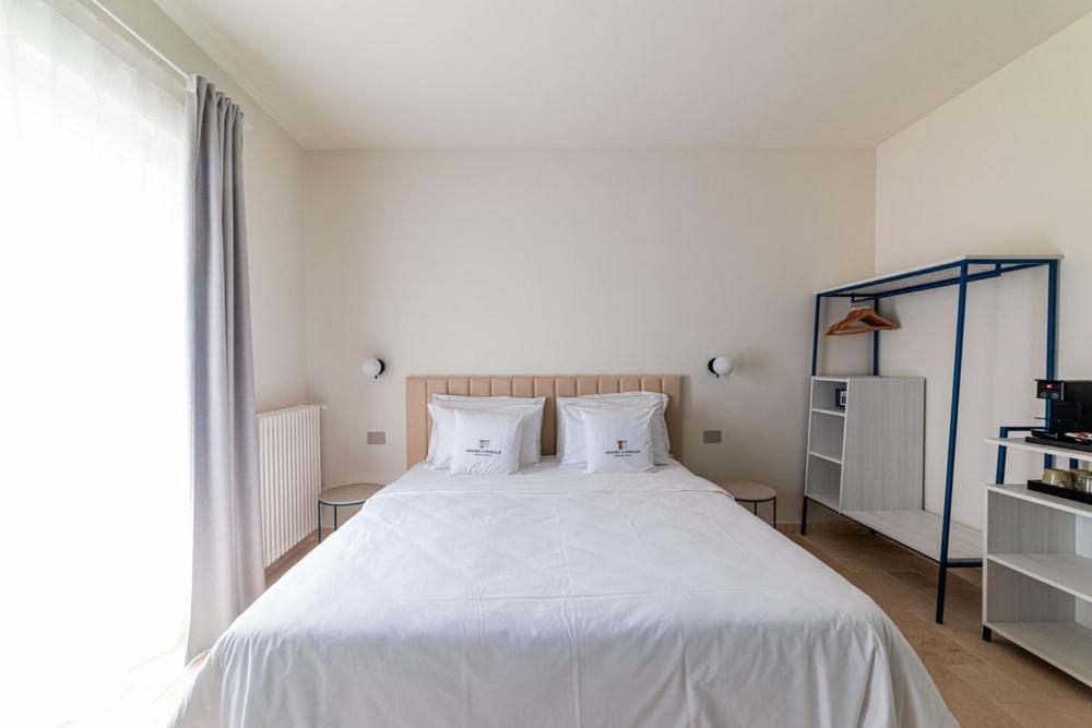 Suites Dimora Garibaldi Пешичи Екстериор снимка