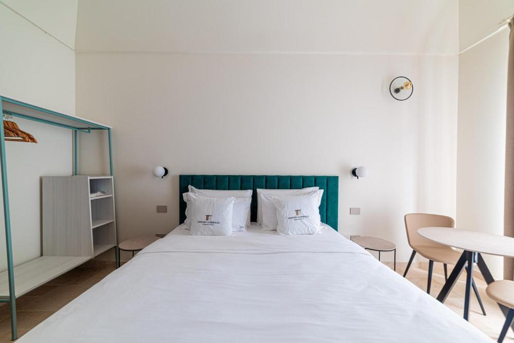 Suites Dimora Garibaldi Пешичи Екстериор снимка